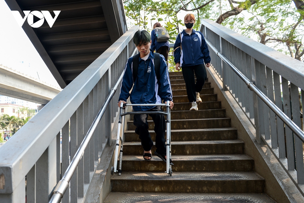 Easing access to public transport services for people with disabilities
